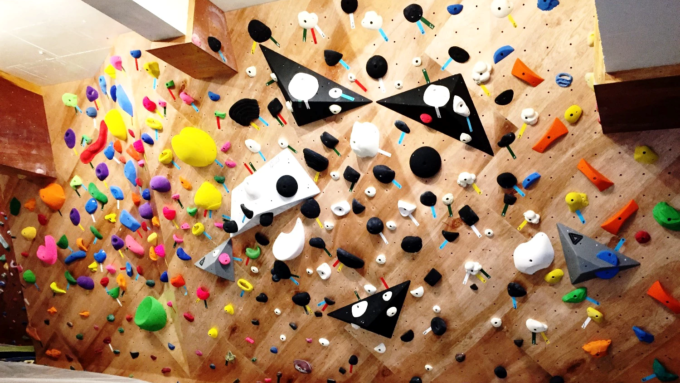 福岡県のクライミング施設「Favour（フェイバー） クライミング&ヨガ&ボディワーク」